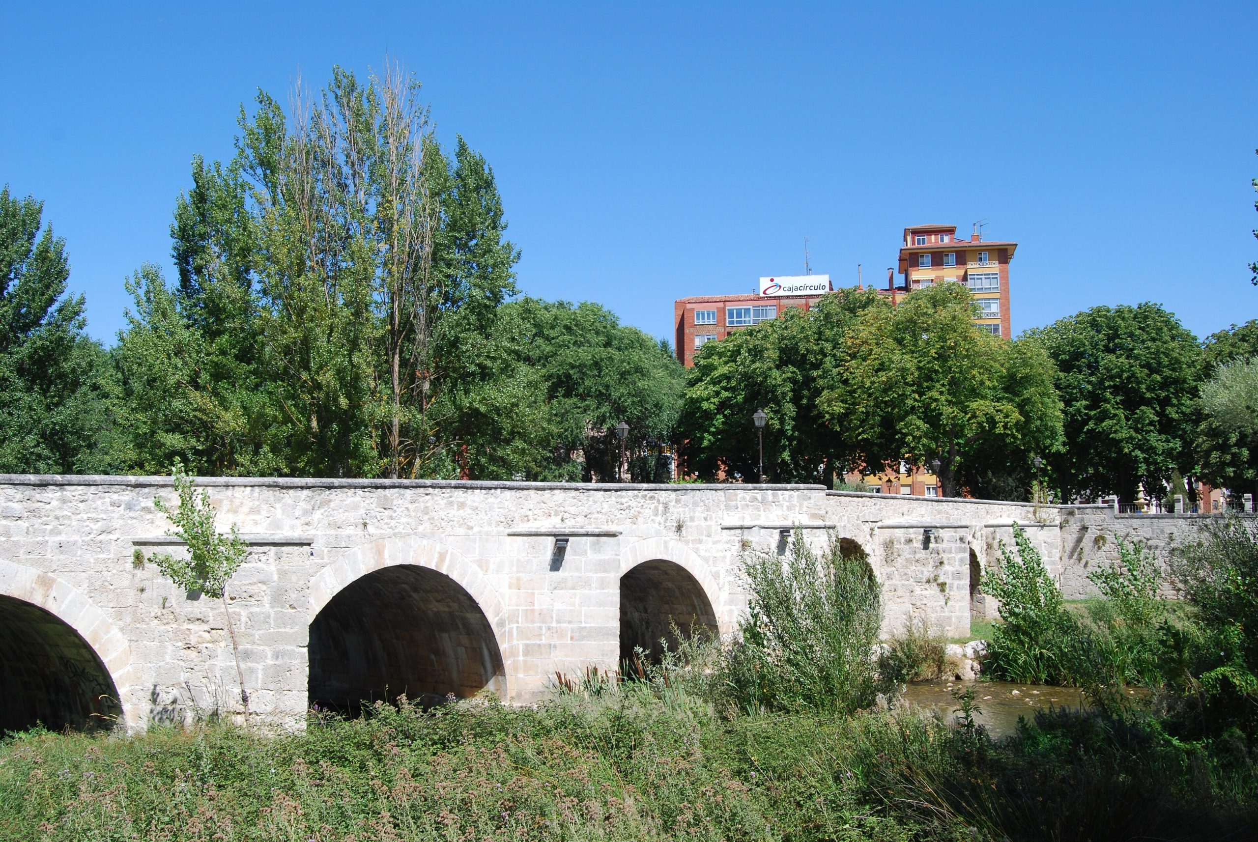 Puente Malatos en el lado del Paseo de la Isla