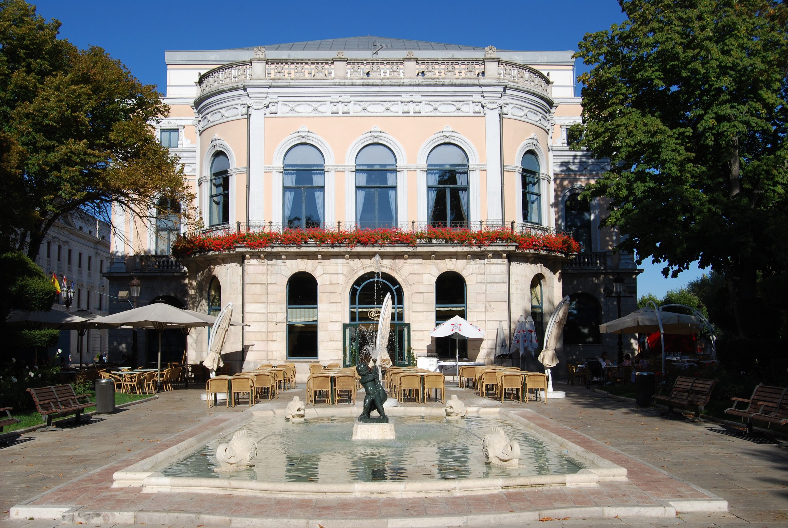 Paseo del Espolón este
