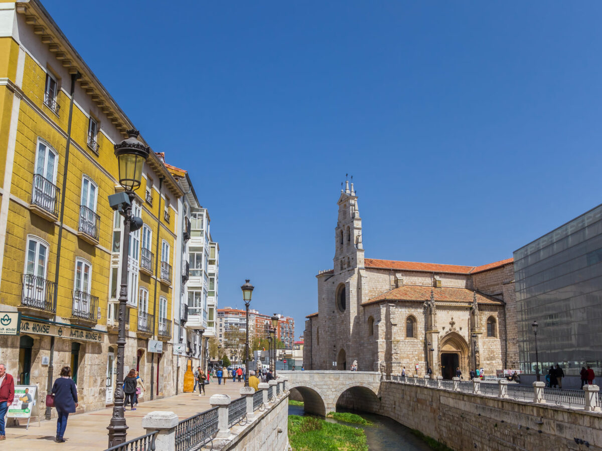 Calle San Juan y entorno del monasterio